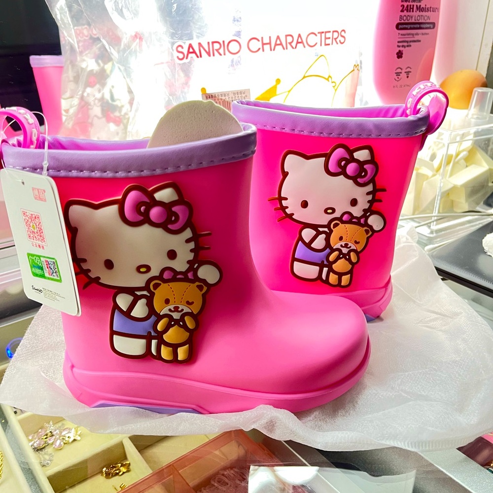 Hello kitty rain boots